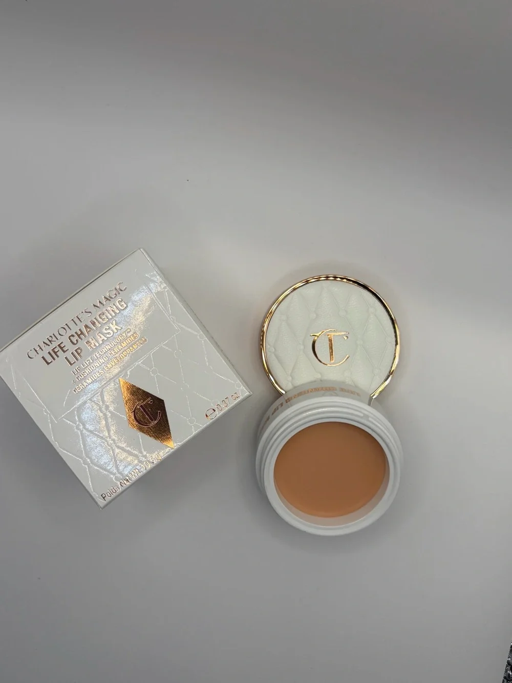 Charlotte Tilbury Rose Gold & White Cream Compact in Peach